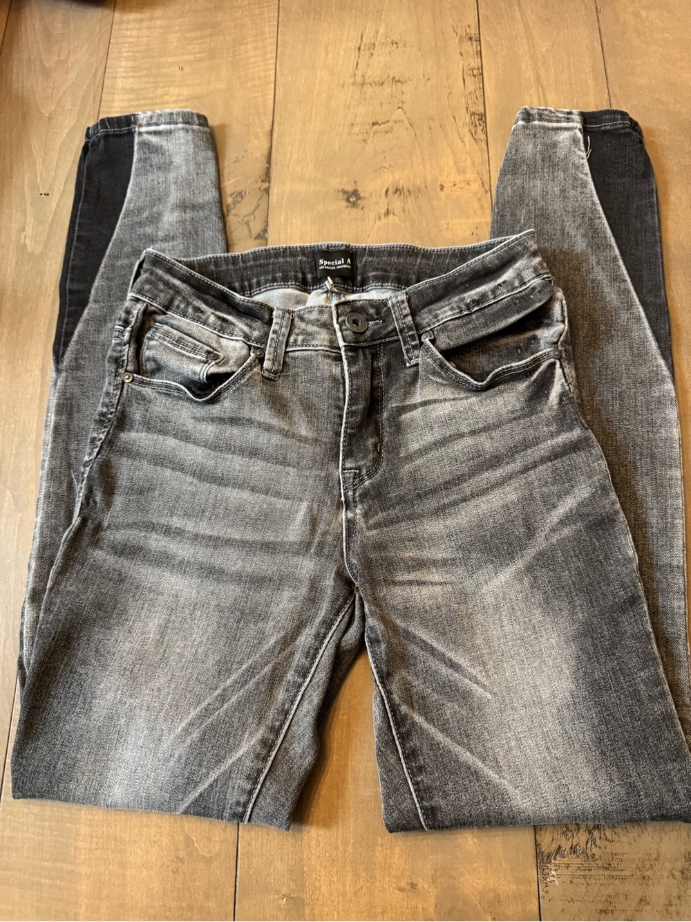 Special A Size 1 Gray Black Skinny Jeans